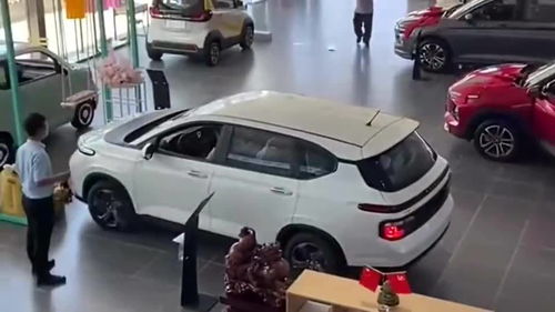 老銷售不會告訴你的「庫位調整」 那些看似笨拙的挪車，藏著多少專業門道